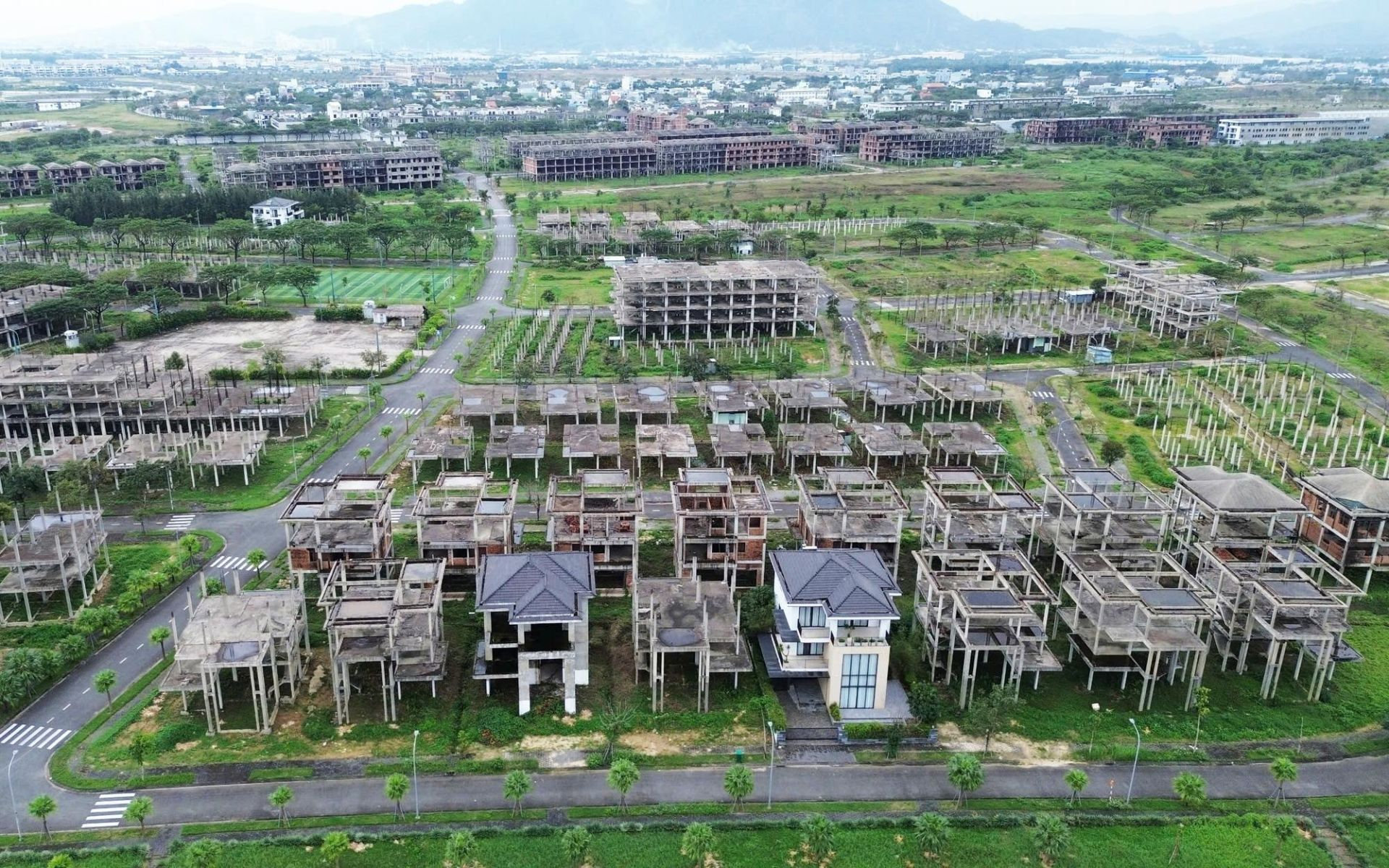 Nhiều khu đất dự án bất động sản tại Hà Nội bị bỏ hoang nhiều năm chưa triển khai