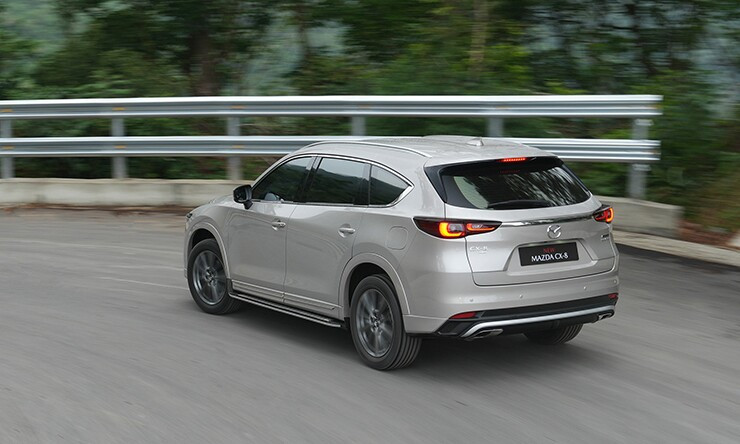 Đuôi xe New Mazda CX-8 với phong cách sang trọng