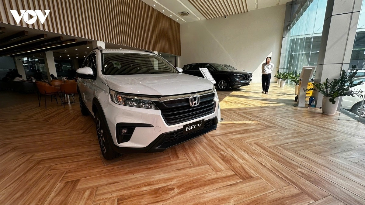 Honda BR-V có hai phiên bản gồm G giá 661 triệu đồng và L giá 705 triệu đồng.