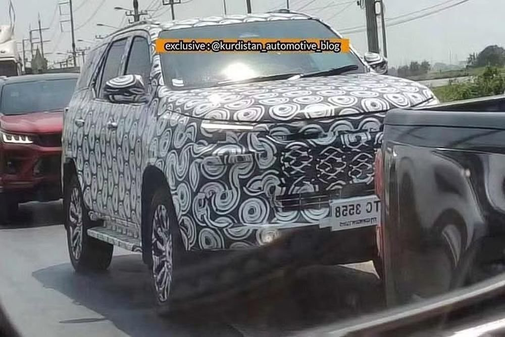 Tin xe 21/9: Toyota Fortuner 2027 chạy thử nghiệm tại Thái Lan - 1