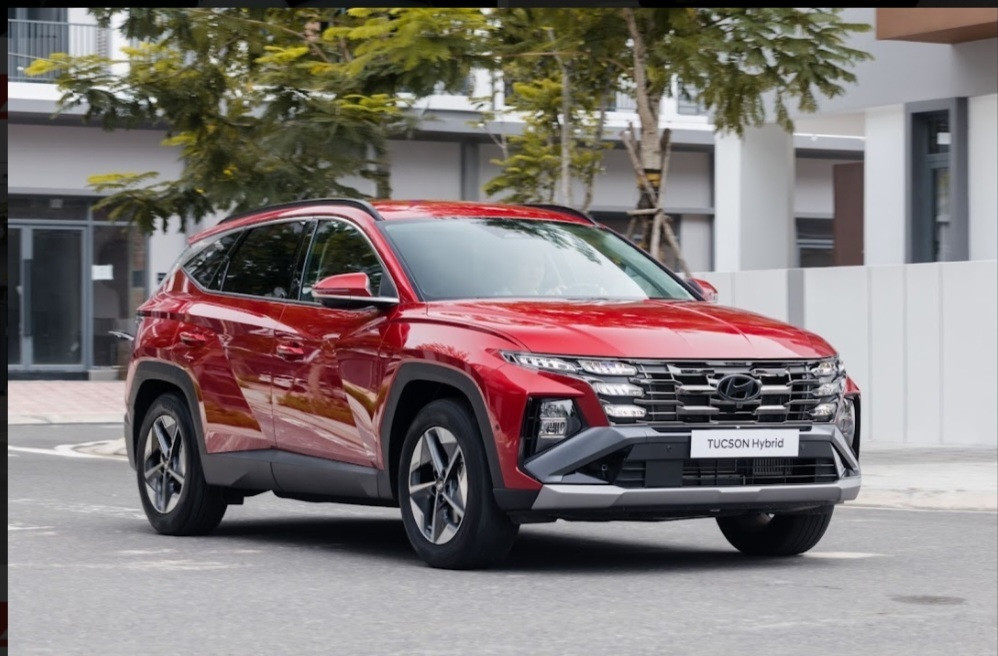 Tucson Turbo Hybrid hiện đã cho chạy thử, trong khi hãng sẽ sớm công bố giá tại thị trường Việt Nam.