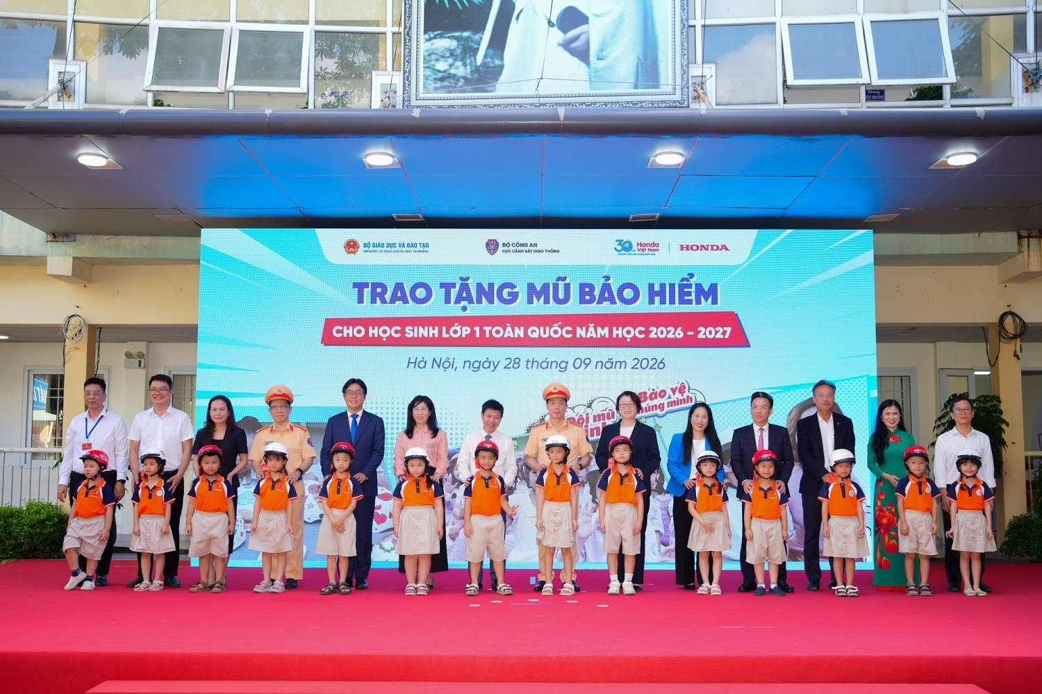 Honda Việt Nam trao 1,8 triệu mũ bảo hiểm cho học sinh lớp Một năm học 2026-2027 - 3