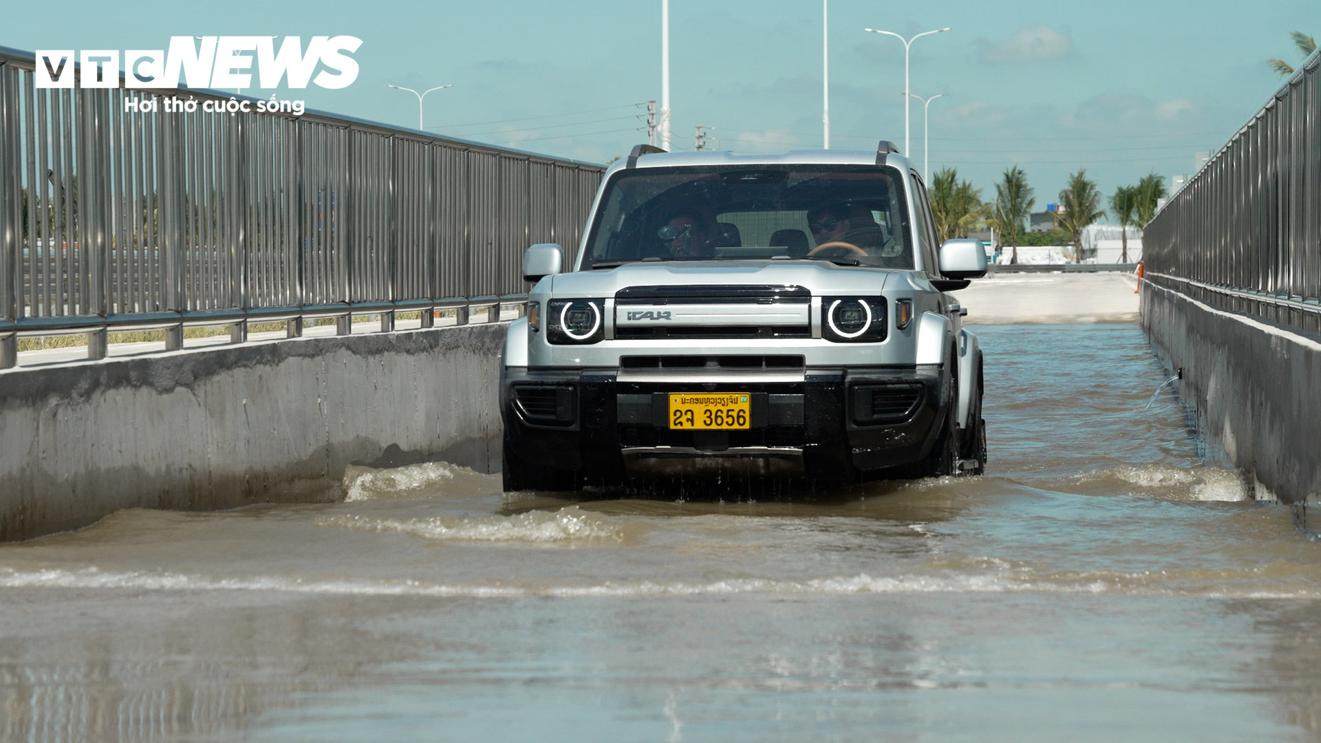 ICaur V27 sắp ra mắt Việt Nam: SUV EREV dáng hầm hố mạnh hơn 400 mã lực - 11