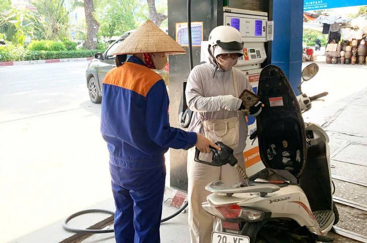 Giá xăng dầu tăng liên tiếp, Bộ Công Thương chỉ đạo nóng- Ảnh 1.