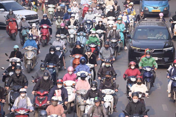 Miền Bắc lạnh sâu hơn, miền Trung mưa lớn kéo dài- Ảnh 1.