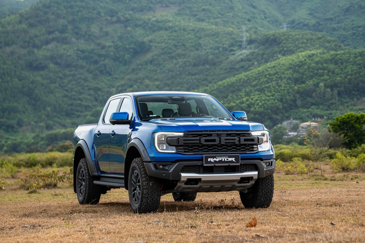 Ford ưu đãi nhiều mẫu xe tháng 10, tổ chức hoạt động cho khách hàng nữ - 1