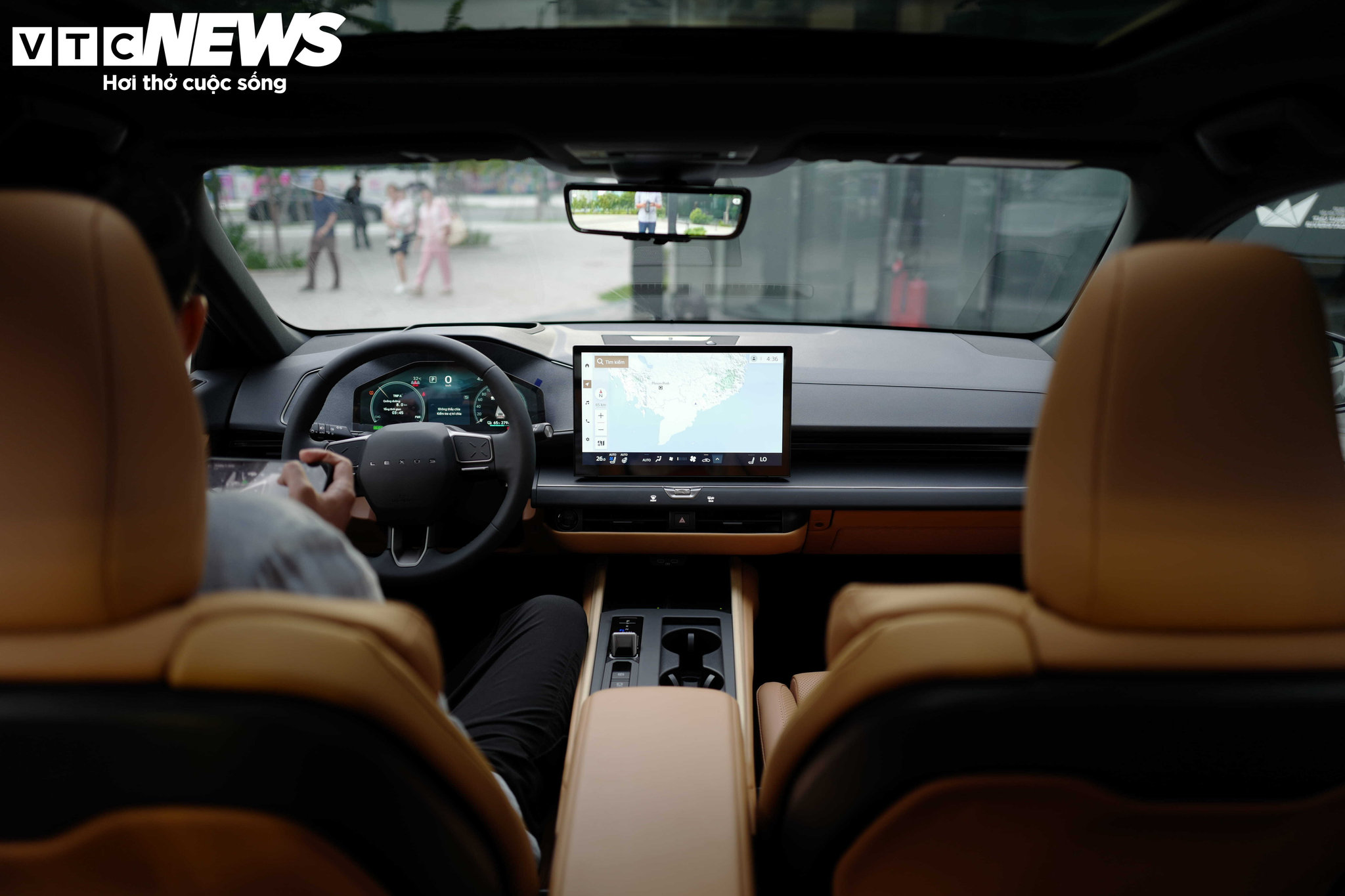 Cận cảnh Lexus ES thế hệ mới tại Việt Nam, giá từ 2,34 tỷ đồng - 9