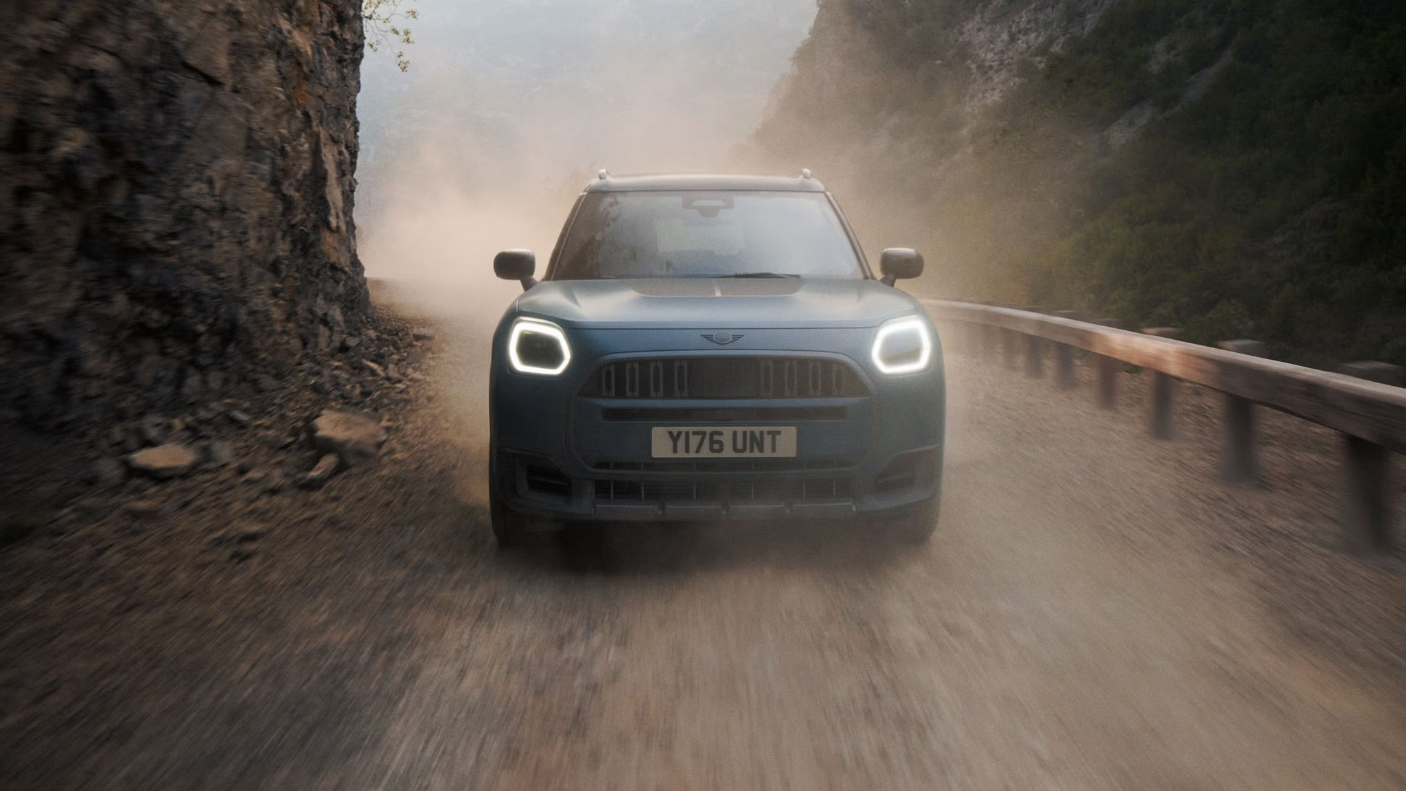 Mini Countryman Untamed Edition mang phong cách off-road hầm hố.
