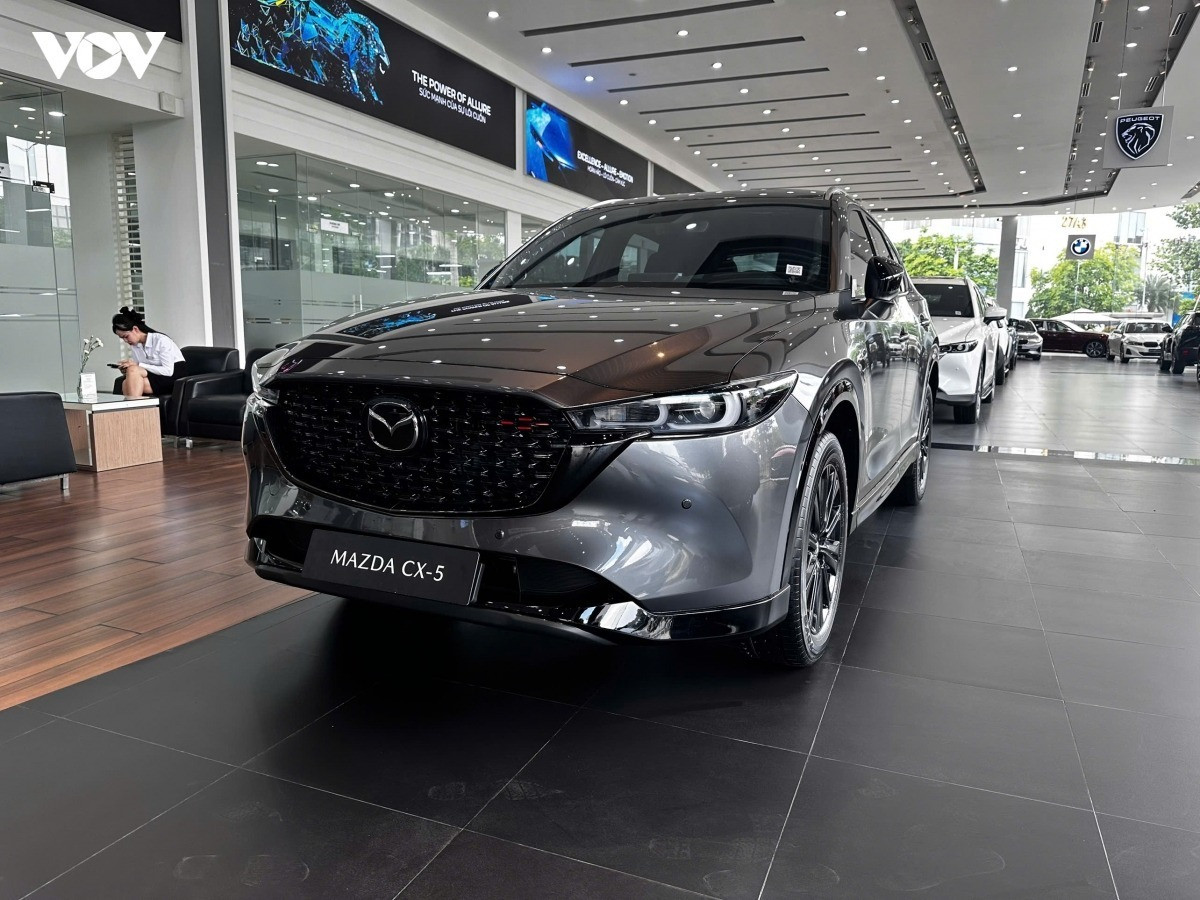 Mẫu SUV cỡ C - Mazda CX-5 tiếp tục gây chú ý khi giá ngày càng giảm.