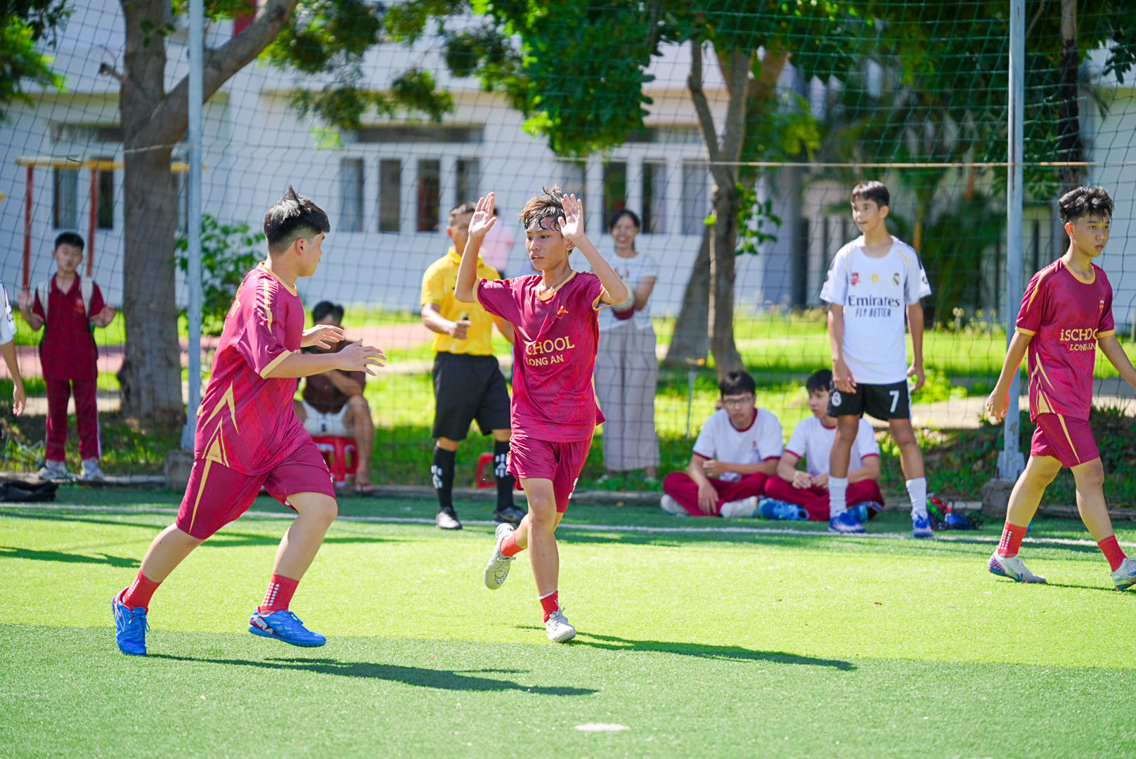 Các vận động viên tham gia hội thao.