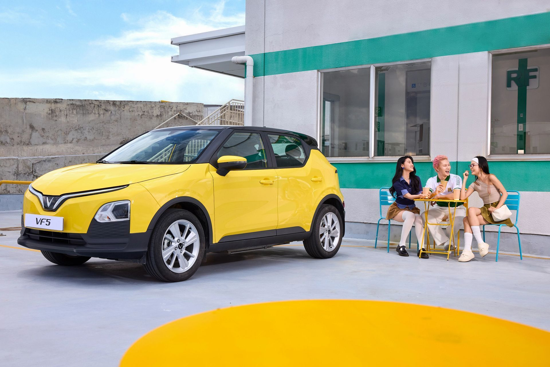 VF 5 và Herio Green bàn giao tổng cộng 2.472 xe.