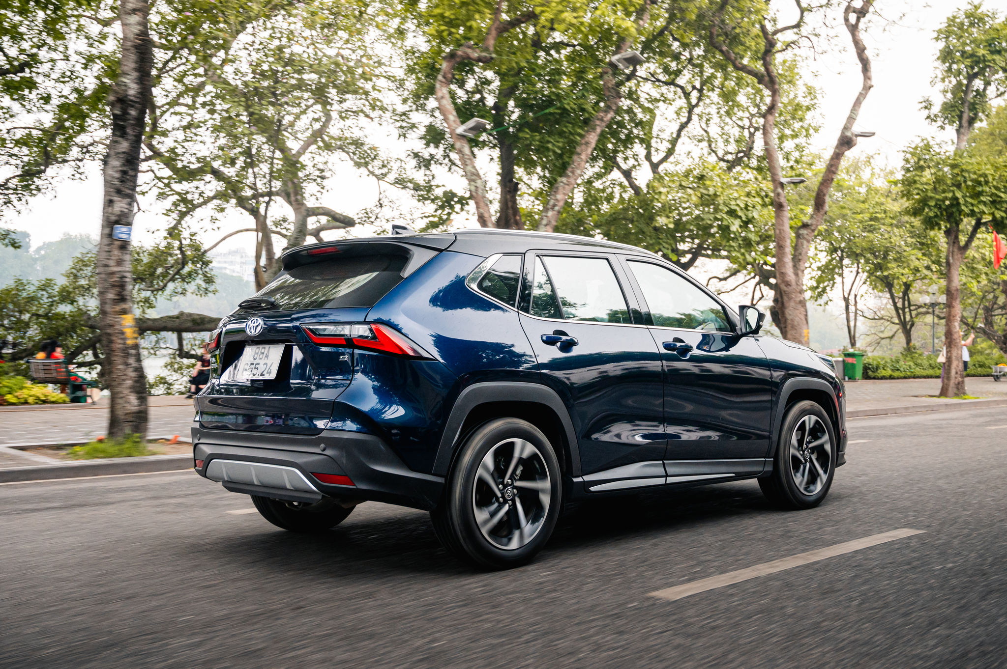 Yaris Cross linh hoạt trong phố thị.