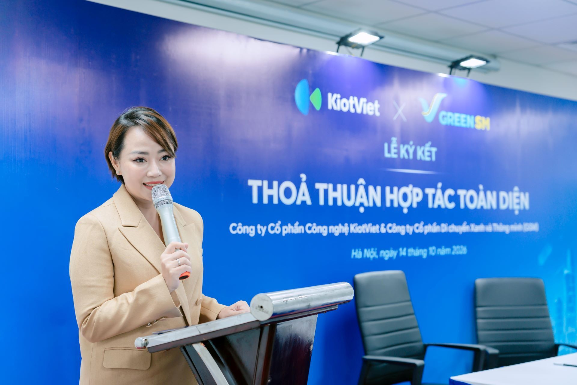 Bà Trần Thanh Thuỷ - Phó TGĐ Green SM - phát biểu tại Lễ ký kết.