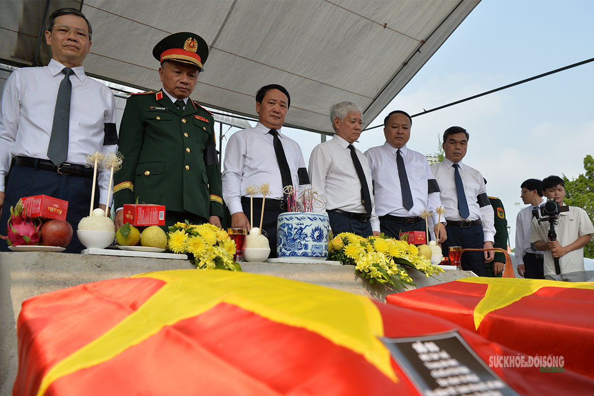 Trang nghiêm lễ truy điệu, an táng 93 hài cốt liệt sĩ tại Vị Xuyên - Ảnh 7.