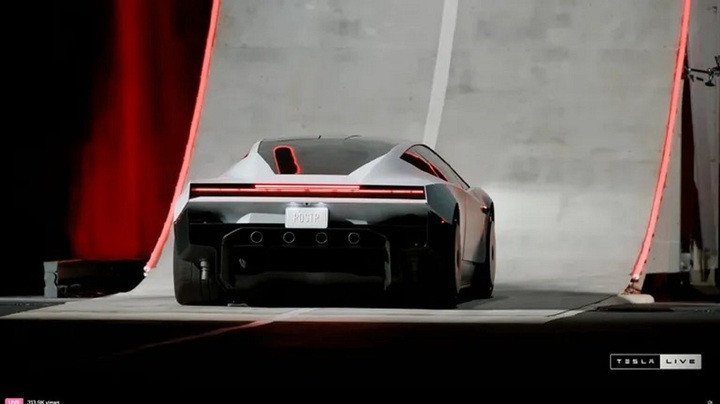 Video: Tesla Roadster - ô tô điện biết bay, xoay vòng trên không - 1