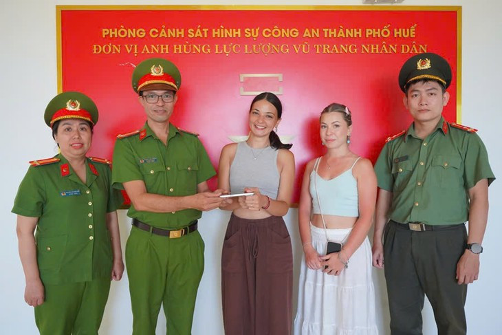 Công an Huế truy bắt 2 đối tượng cướp tài sản của nữ du khách nước ngoài- Ảnh 2.