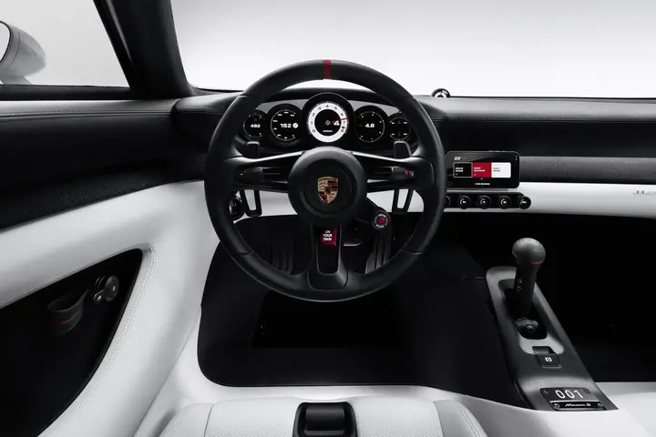 Khoang nội thất của Porsche Mission S được tối giản hóa, hướng tới sự cơ học.