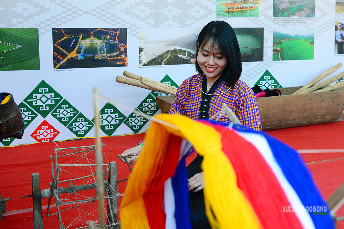 Vẻ đẹp bình dị của người phụ nữ Việt Nam: Từ phố thị đến vùng cao- Ảnh 8.