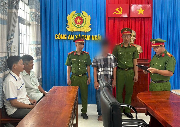 Không được nợ tiền mua lòng lợn, người đàn ông đã dùng dao chém người - Ảnh 1.