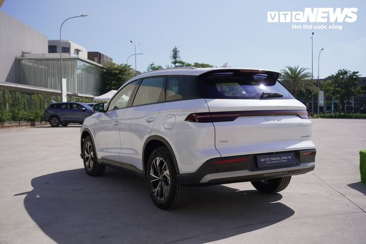 BYD Sealion 5 DM-i Super Hybrid được nhập khẩu nguyên chiếc từ Thái Lan, hưởng các chính sách ưu đãi về thuế. (Ảnh: Hùng Cường)