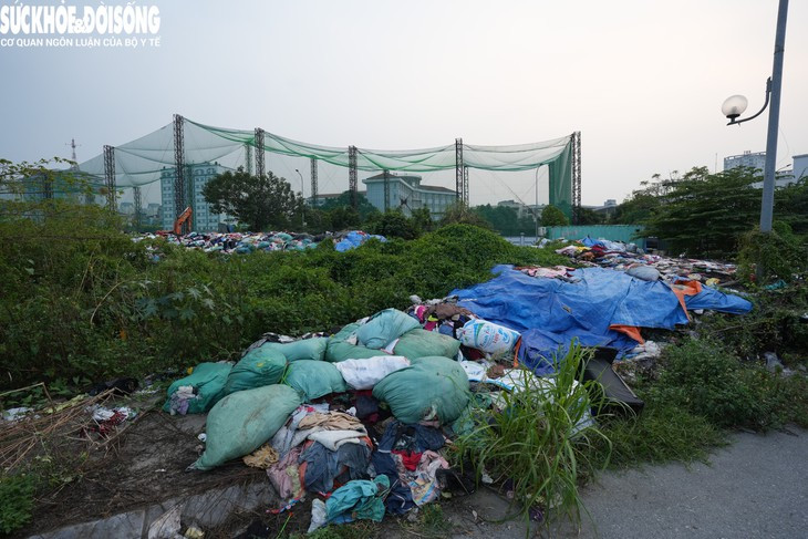 Thu dọn xong 320 tấn quần áo bỏ hoang ở Hà Nội- Ảnh 2.