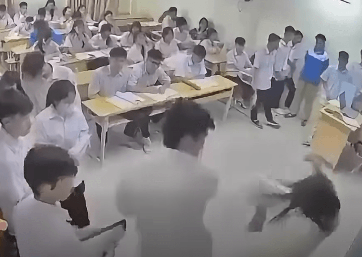 Khởi tố nam học sinh lớp 12 đánh cô giáo gãy xương cánh mũi- Ảnh 1.