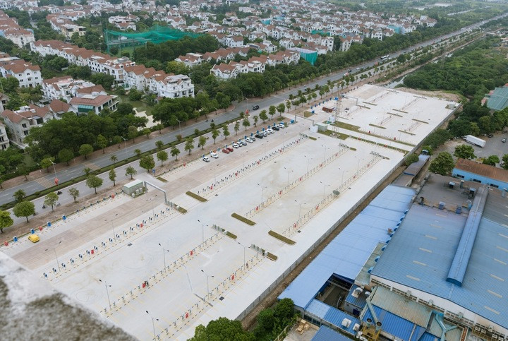 Mục sở thị trạm sạc ô tô điện lớn nhất Việt Nam tại Hà Nội - 7