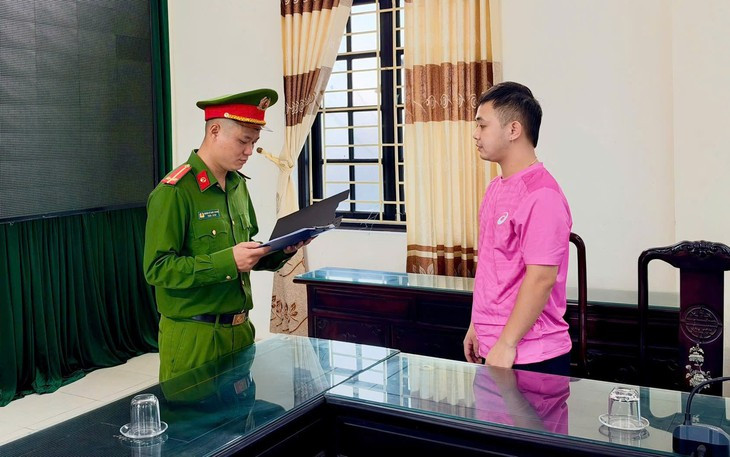 Bán hơn 2000 sản phẩm giả thương hiệu nổi tiếng, nam thanh niên bị khởi tố - Ảnh 1.