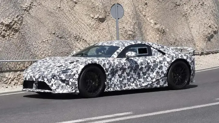 Lexus LFA hiện đang trong quá trình thử nghiệm.