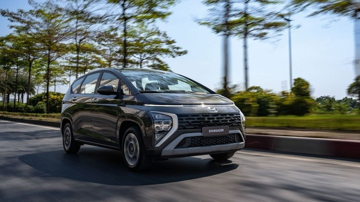 Chọn Hyundai Stargazer X hay Suzuki XL7 hybrid trong tầm giá 600 triệu đồng? - 9