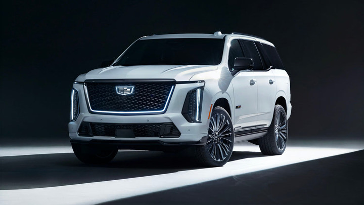 Cadillac Escalade-V bản kỷ niệm 125 năm có mức giá khởi điểm từ 5,8 tỷ đồng.