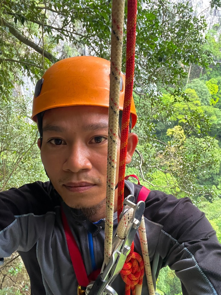 Hố sụt khổng lồ trong Vườn Quốc gia Phong Nha - Kẻ Bàng- Ảnh 2.