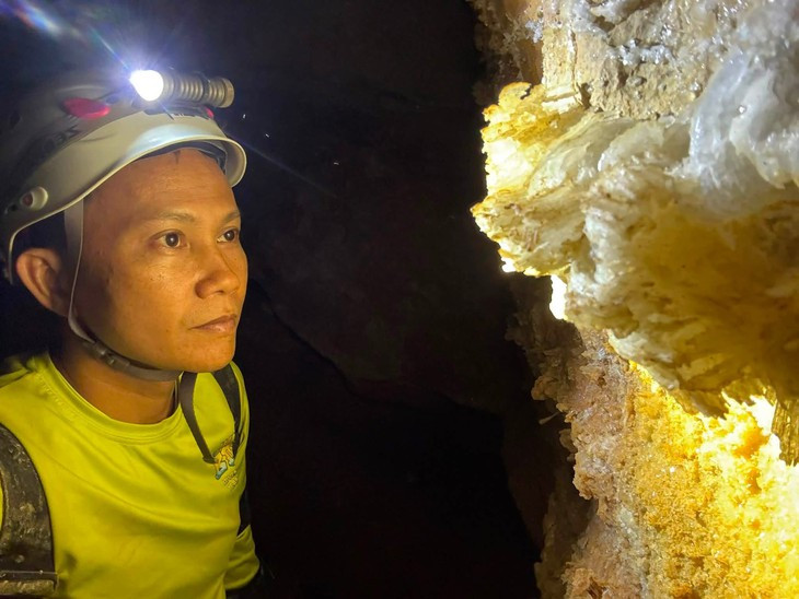 Hố sụt khổng lồ trong Vườn Quốc gia Phong Nha - Kẻ Bàng- Ảnh 7.