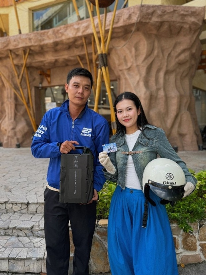 Sử dụng dịch vụ giao pin thông qua đội ngũ ZuttoRide.
