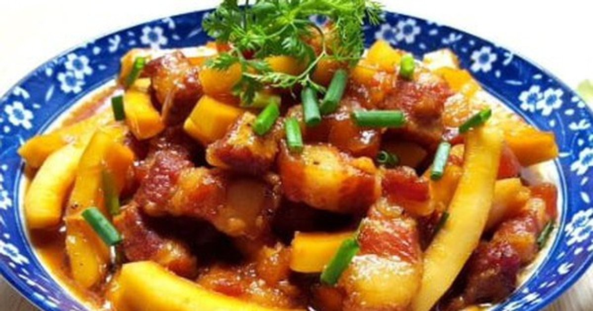 Cách làm thịt ba rọi kho cùi dừa đơn giản