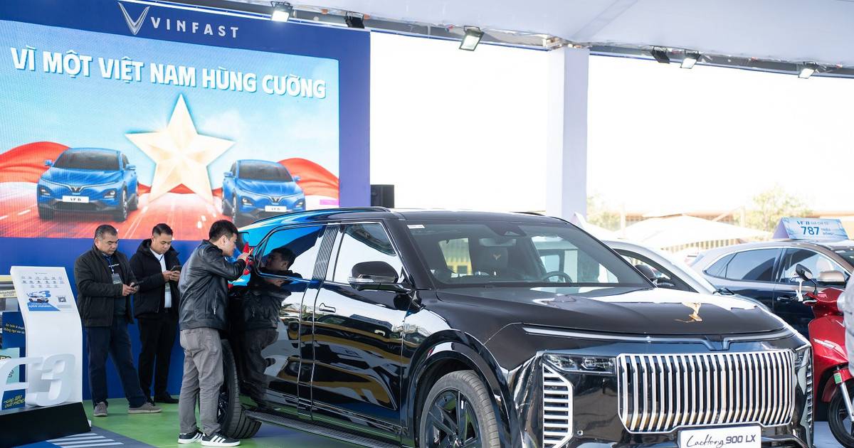 Dàn xe điện VinFast 'chiếm sóng' tại Triển lãm Vietnam Mobility Show 2025
