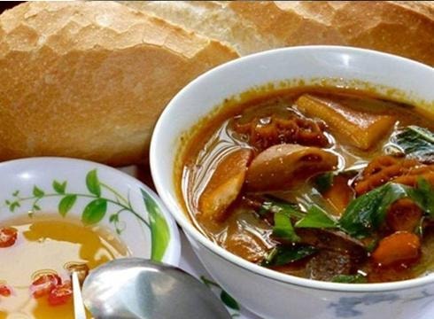 Phá lấu - món ăn đường phố 'ăn là nghiền' ở Sài Gòn