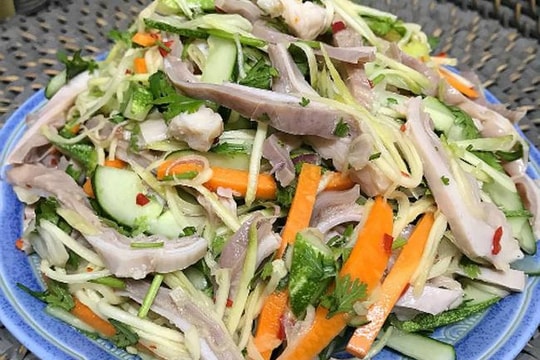 Hướng dẫn làm món nộm dạ dày và nộm rau má tai lợn dễ ăn cho ngày hè