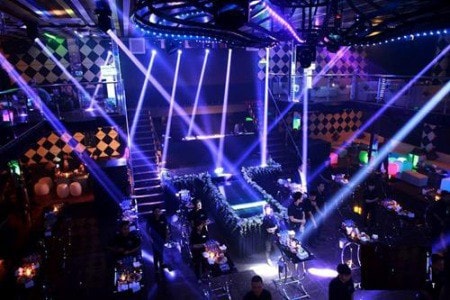 Ứng phó ra sao khi bị quán karaoke "tra tấn" xuyên đêm?