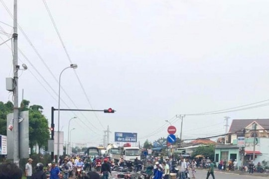 Tạm giữ tài xế gây tai nạn khiến 4 người chết, 17 người bị thương tại Long An