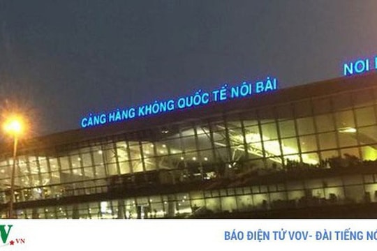 Thông tin mới về vụ "xe biển xanh đón người nhà lãnh đạo ở cầu thang máy bay"