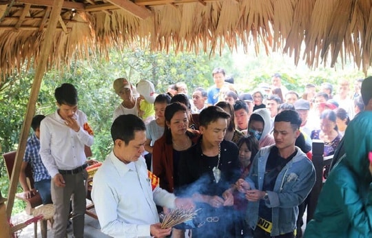 Hàng vạn người viếng mộ Đại tướng Võ Nguyên Giáp dịp đầu Xuân