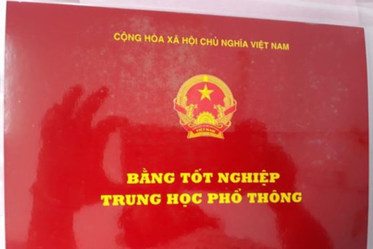 Hy hữu: Trộm đột nhập trường học lấy 200 bằng tốt nghiệp của học sinh
