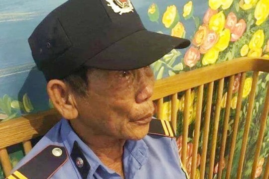 Việc làm gây xúc động của bác bảo vệ già bị dàn cảnh cướp xe