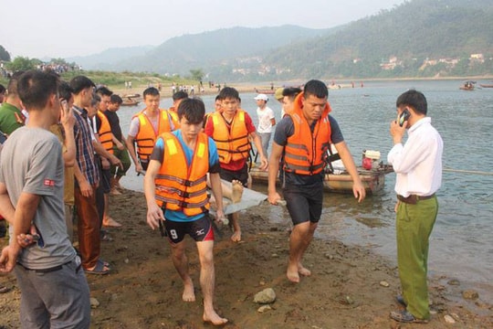 Xác định danh tính 8 học sinh chết đuối thương tâm tại Hòa Bình