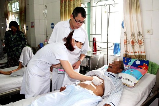 Cứu sống cụ ông gần 100 tuổi hoại tử túi mật, viêm ruột thừa