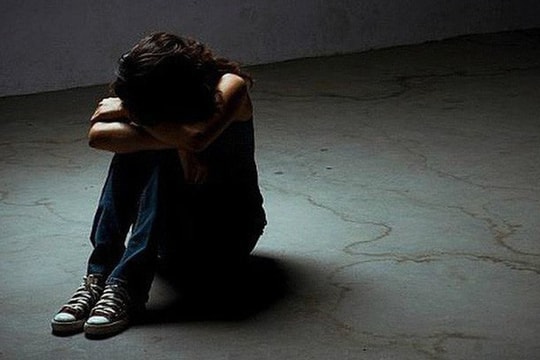 Bắt người cha có hành vi đồi bại với con gái 10 tuổi