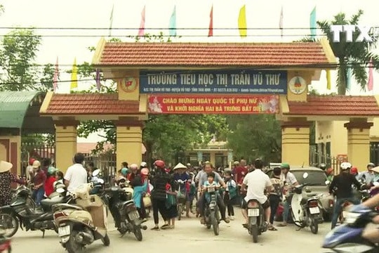 Một học sinh tử vong, gần 500 học sinh khác nghỉ học vì sợ lây