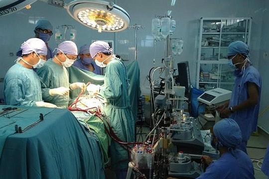 Cứu sống nạn nhân có quả thận trái rơi vào ổ bụng