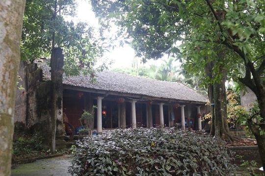 Cận cảnh ngôi chùa 300 tuổi ở Hà Nội xuống cấp nghiêm trọng